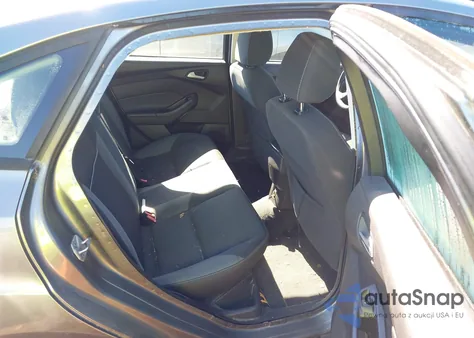 2014 Ford Focus Se z USA, uszkodzony, nr VIN 1FADP3F21EL116262